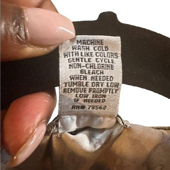 Monroe and Main Faux wrap blouse.  Animal Print Size  XL - Picture 5 of 10